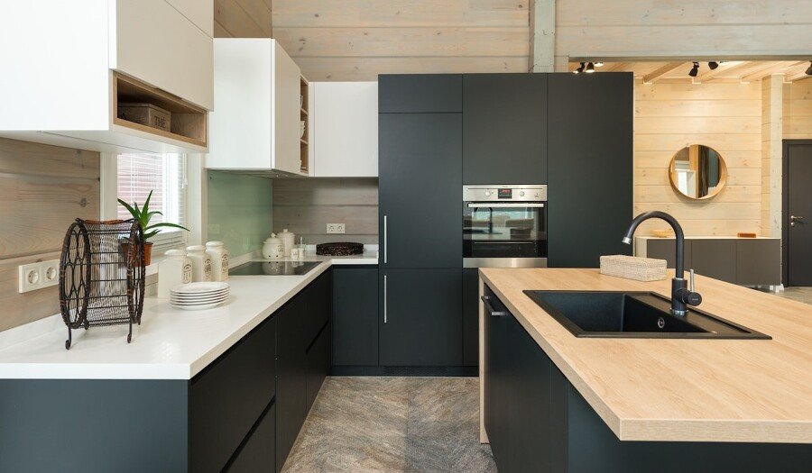 Montaje profesional de cocina residencial en vivienda cerca de La Moraleja y Arroyo de la Vega, Alcobendas