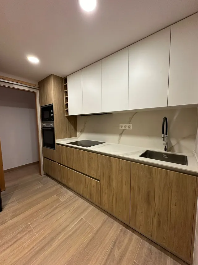 Instalación de cocinas en Getafe, Leganés, Fuenlabrada y Pinto Montaje profesional de cocina moderna en piso residencial en Getafe cerca de la UC3M y la estación de Getafe Central