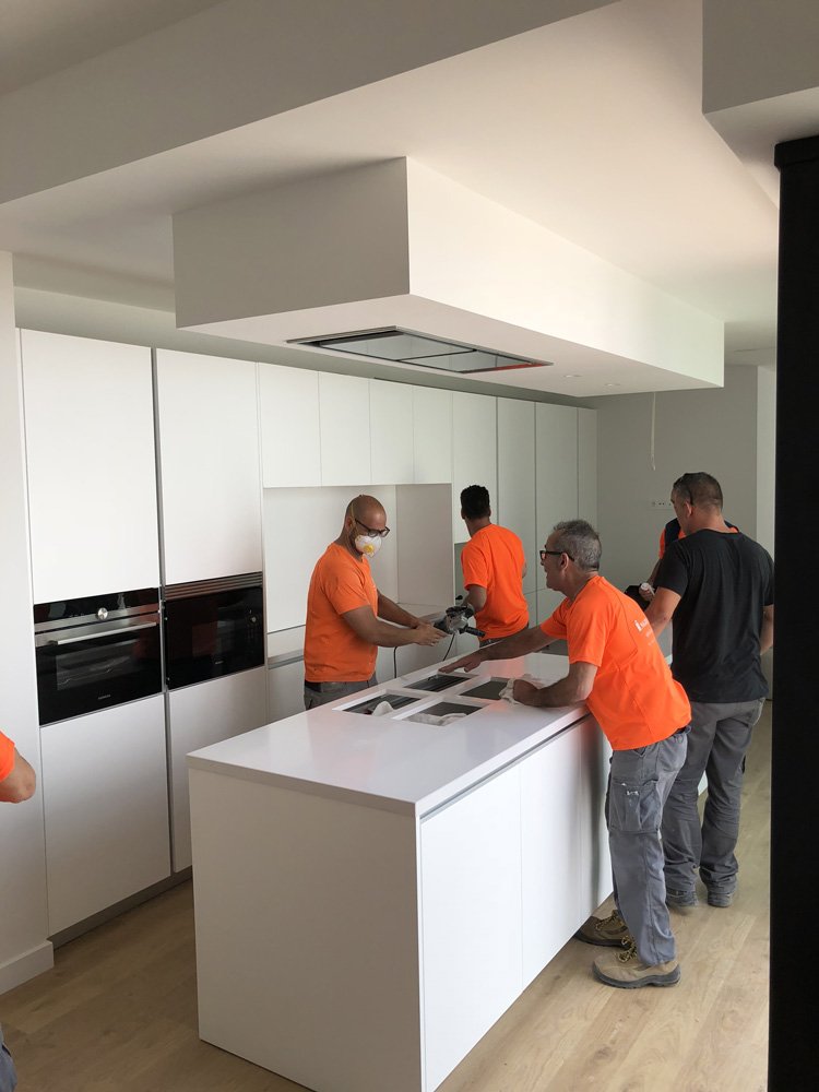 Instalación profesional de encimera y fregadero bajo encimera en Torrejón de Ardoz